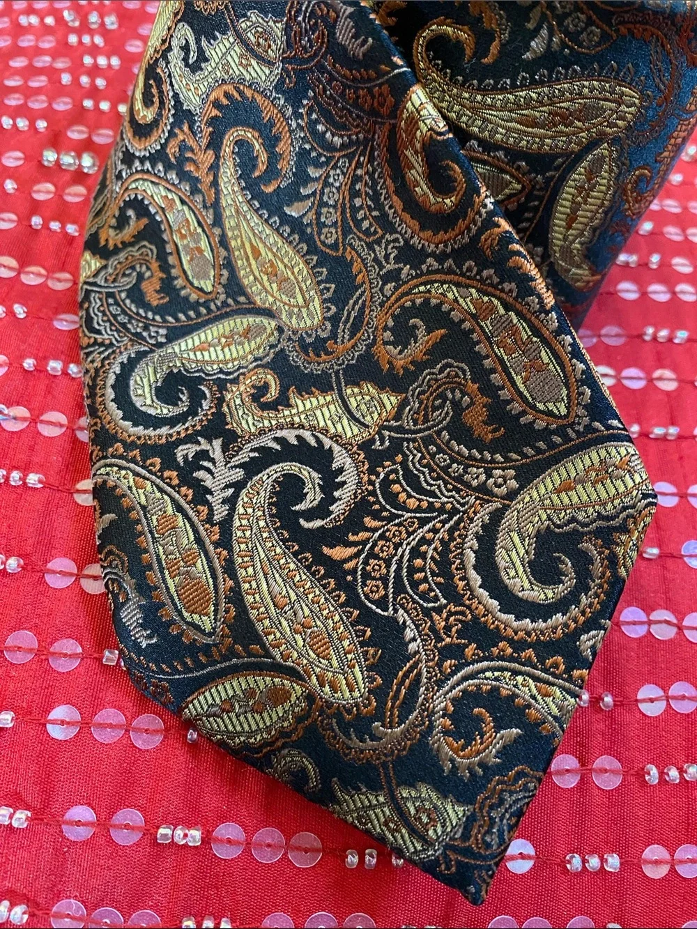 💯 Silk Hand Made Luxurious Black Gold Textured Paisley Tie
